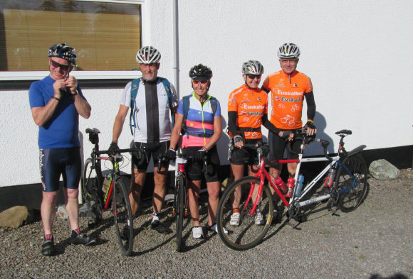 Cyclists at Forest Lodge